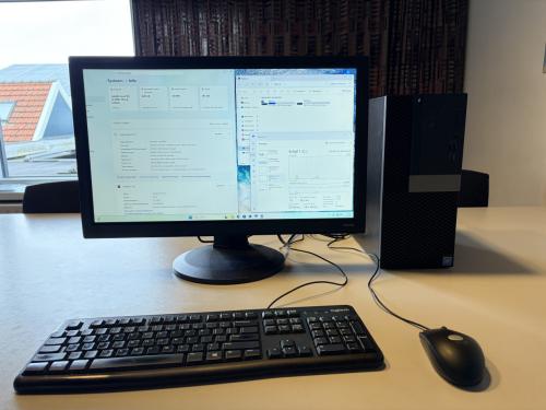 Complete Dell Optiplex 7060 MT i3-8100 8Gb 128+500Gb Win11 24" 85€