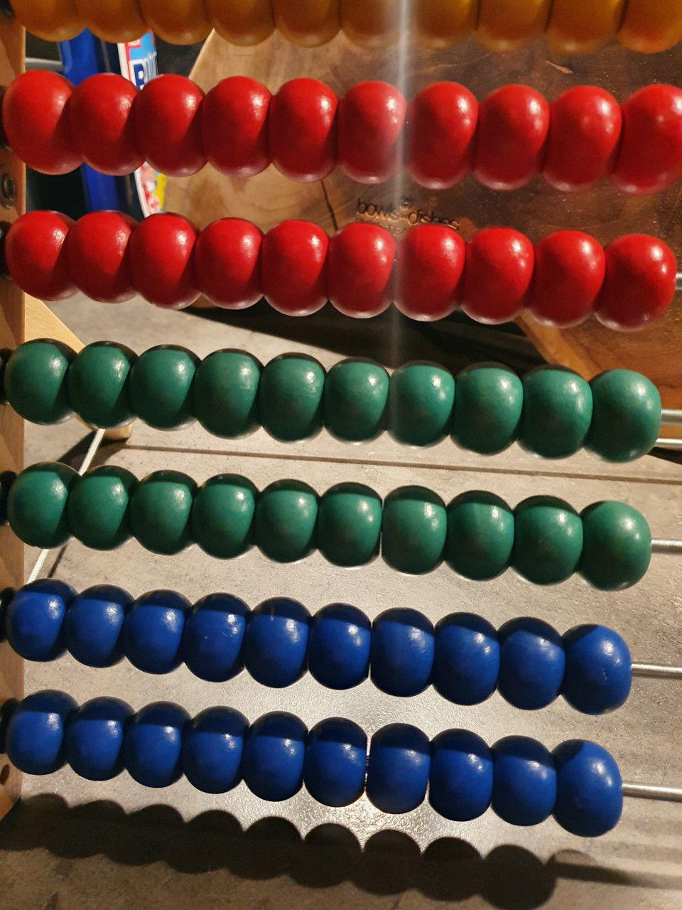 Leuke zgan grote houten telraam met 100 kralen, verschillende kleuren....