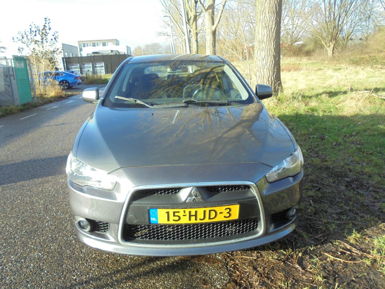 Lancer 1.8  Sportback leuke nette auto N.A.P Apk nieuw bij aflevering