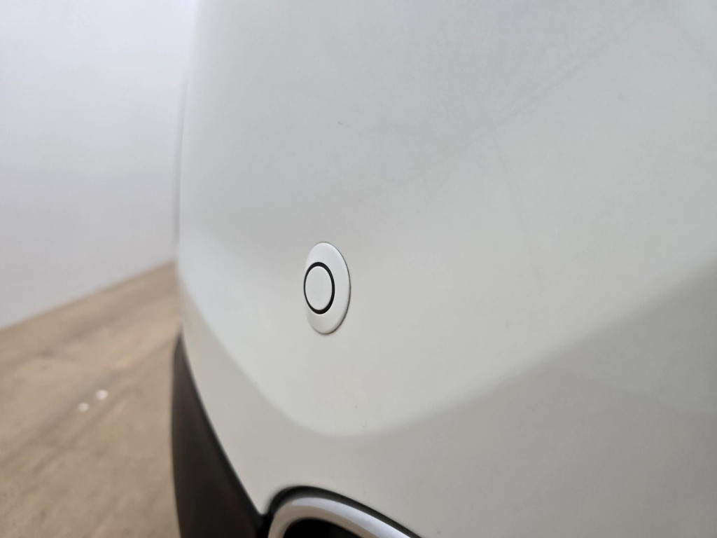 Nissan Qashqai occasion automaat 1.2 connect edition met parkeercamera en p