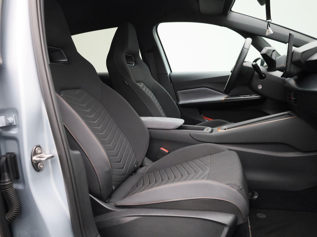 Cupra Born business 62 kwh | navigatie | apple carplay / android auto | ach