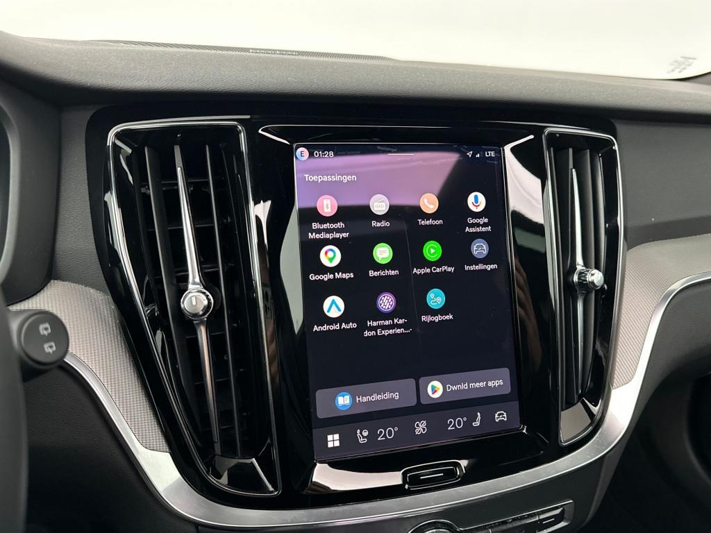 Volvo V60 t8 455pk recharge plus dark| pano| hud| trekhaak| 360camera