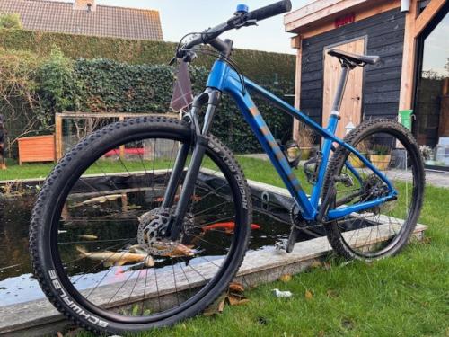 TREK X-Caliber 8