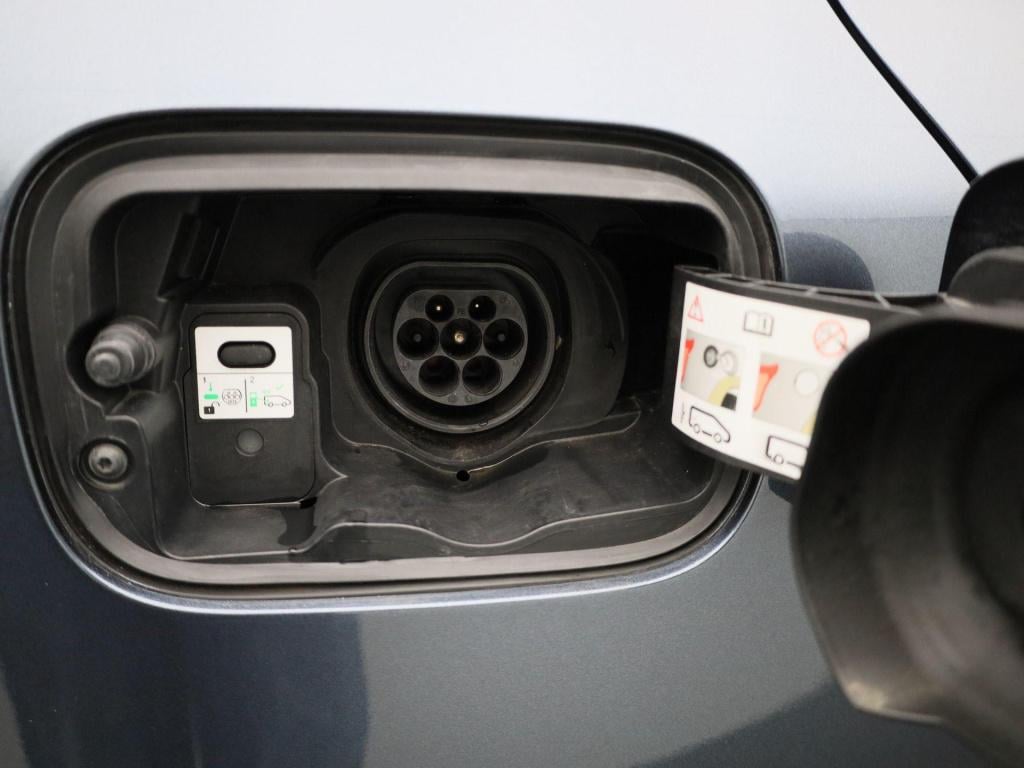 Renault Megane E-tech estate 1.6 plug-in hybrid 160 business edition one | 