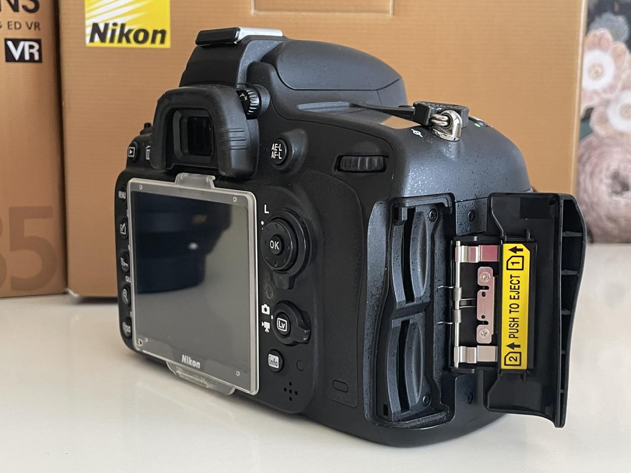 Nikon D600 Camera met lenzen, flitser etc.