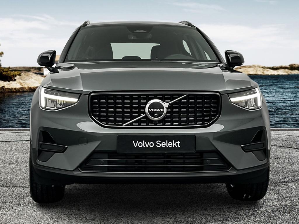 Volvo XC40 b4 204pk plus dark| 360camera| elek.stoelen| h&k sound|