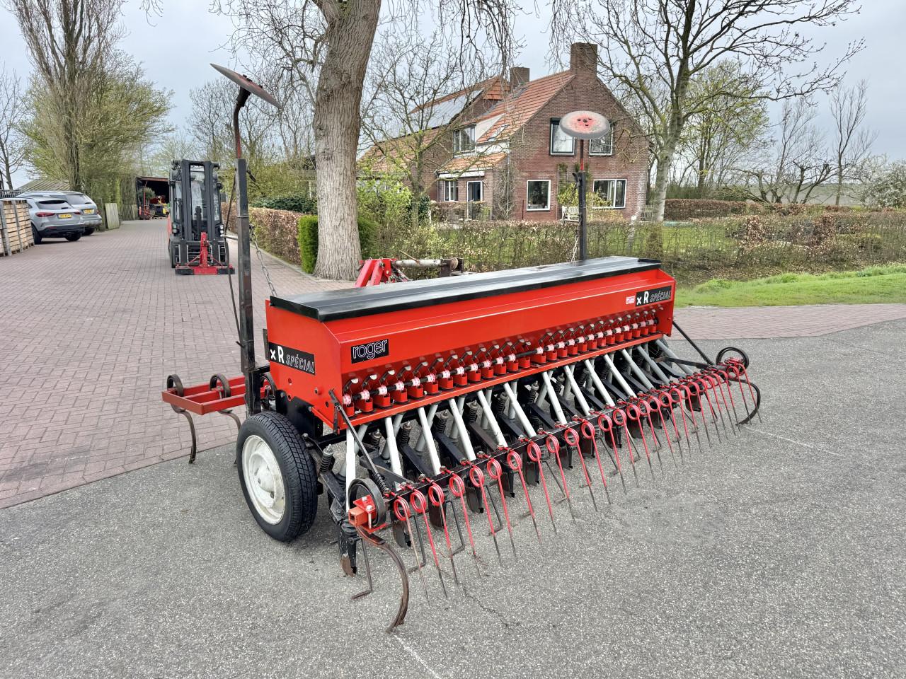 Roger zaaimachine met triltand eg 3 Mtr