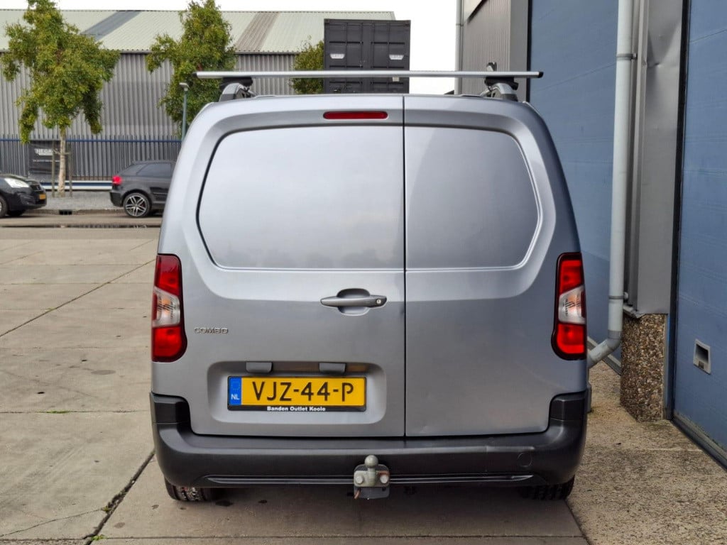 Opel Combo 1.5d l2h1 edition automaat / airco / cruise controle / trekhaak 