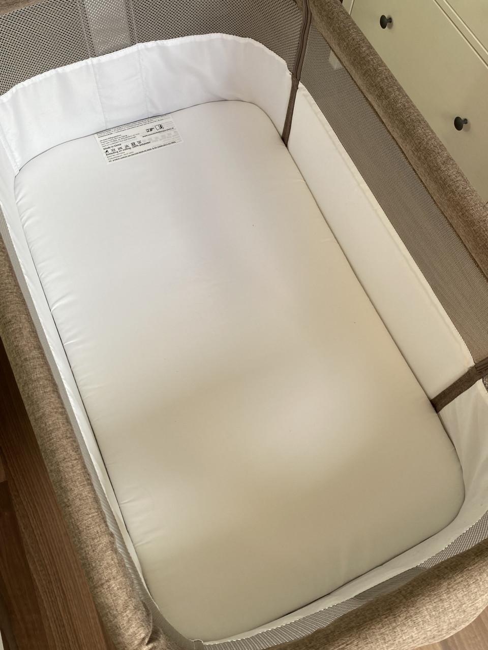 Co Sleeper Novi at home