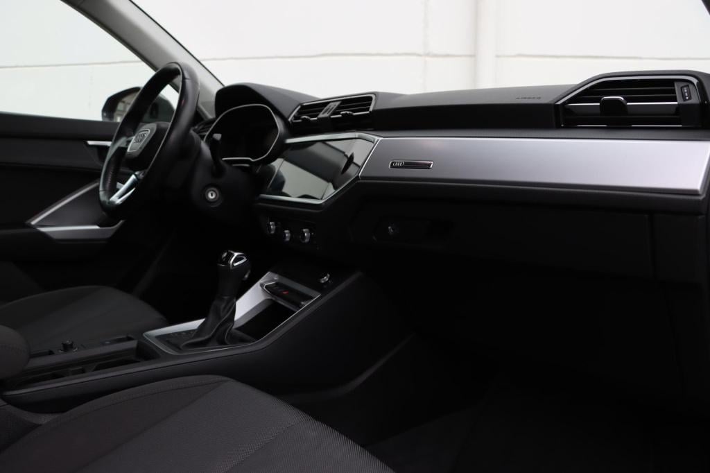 Audi Q3 35 tfsi pro line business