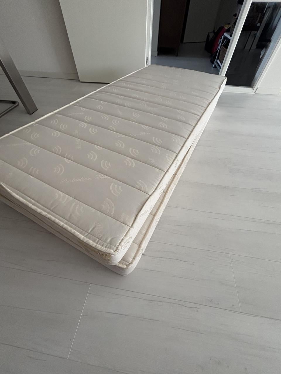 Matrassen 200 X 90 (2stuks)