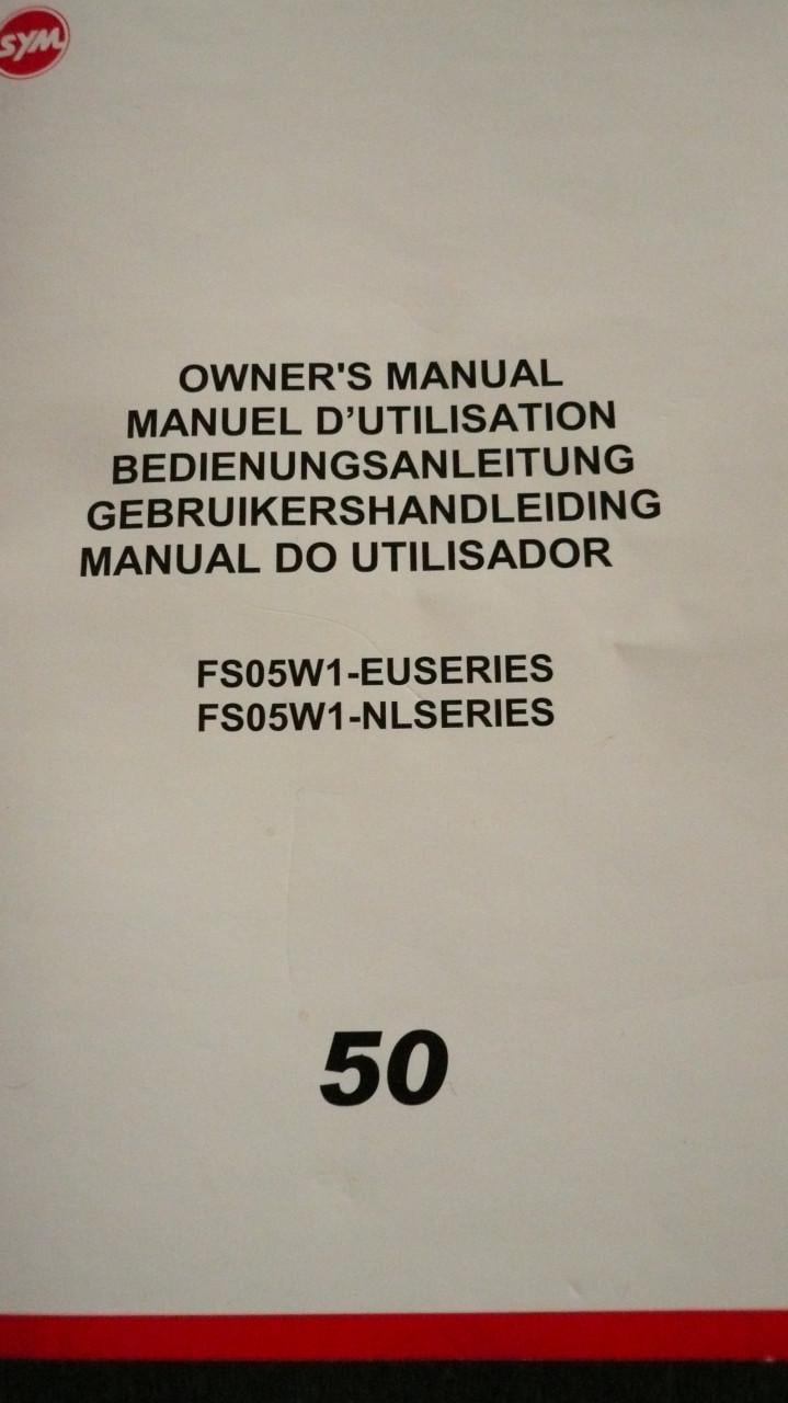Snor scooter Sym Mio in nieuwstaat.