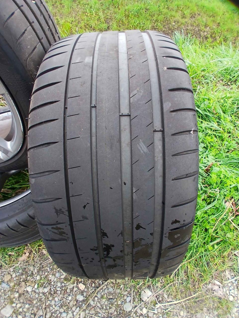 Mooie lichtmetalen velgen BMW M-sport met 18 inch zomerbanden (breedte set)