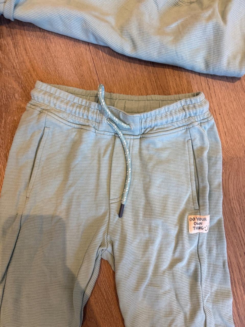 Joggingpakje maat 116.