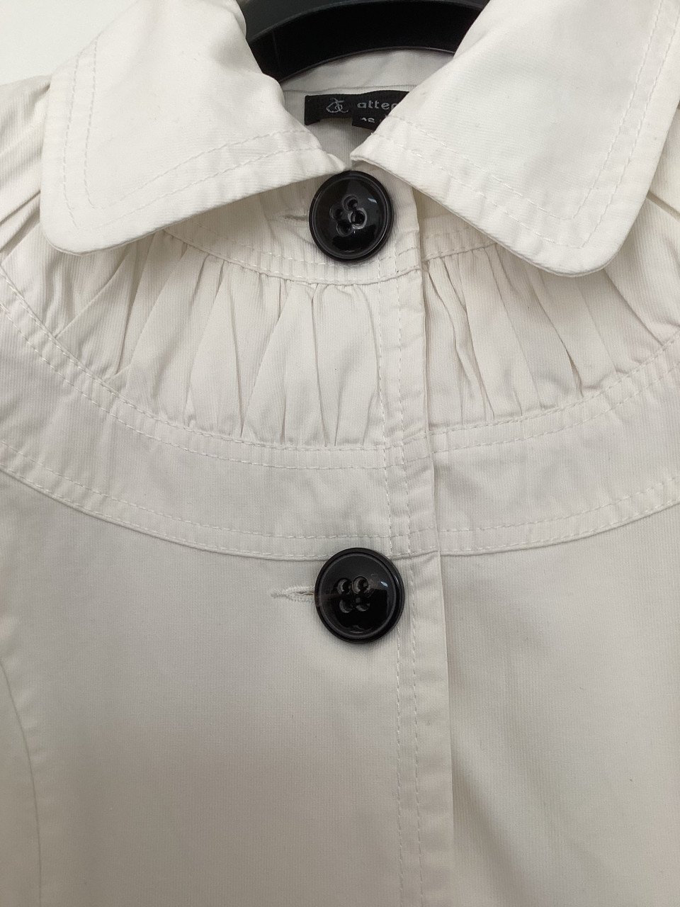 Zomerjas met leuke details maat 42