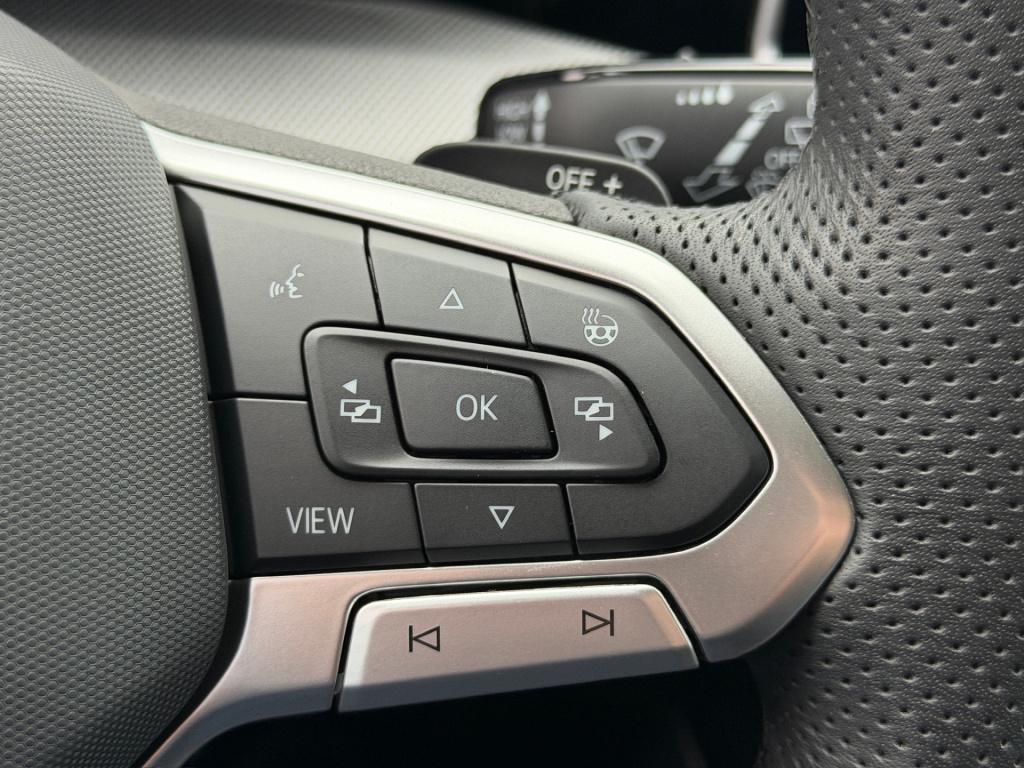 Volkswagen Golf 1.5 ehybrid gte 272pk | black style | iq light | camera | h