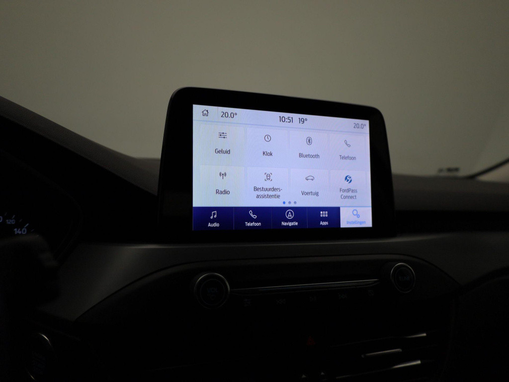 Ford Focus wagon 1.0 ecoboost hybrid titanium style | parkeer sensoren | cl