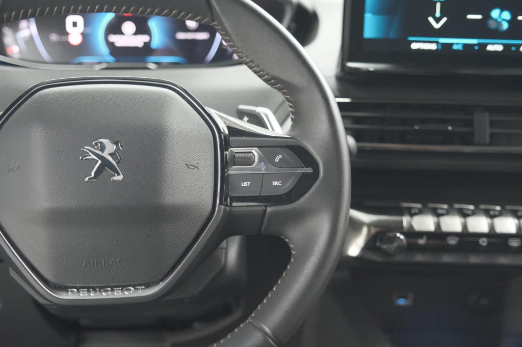Peugeot 5008 puretech 130 eat8 active pack | 7 zitplaatsen | camera | apple