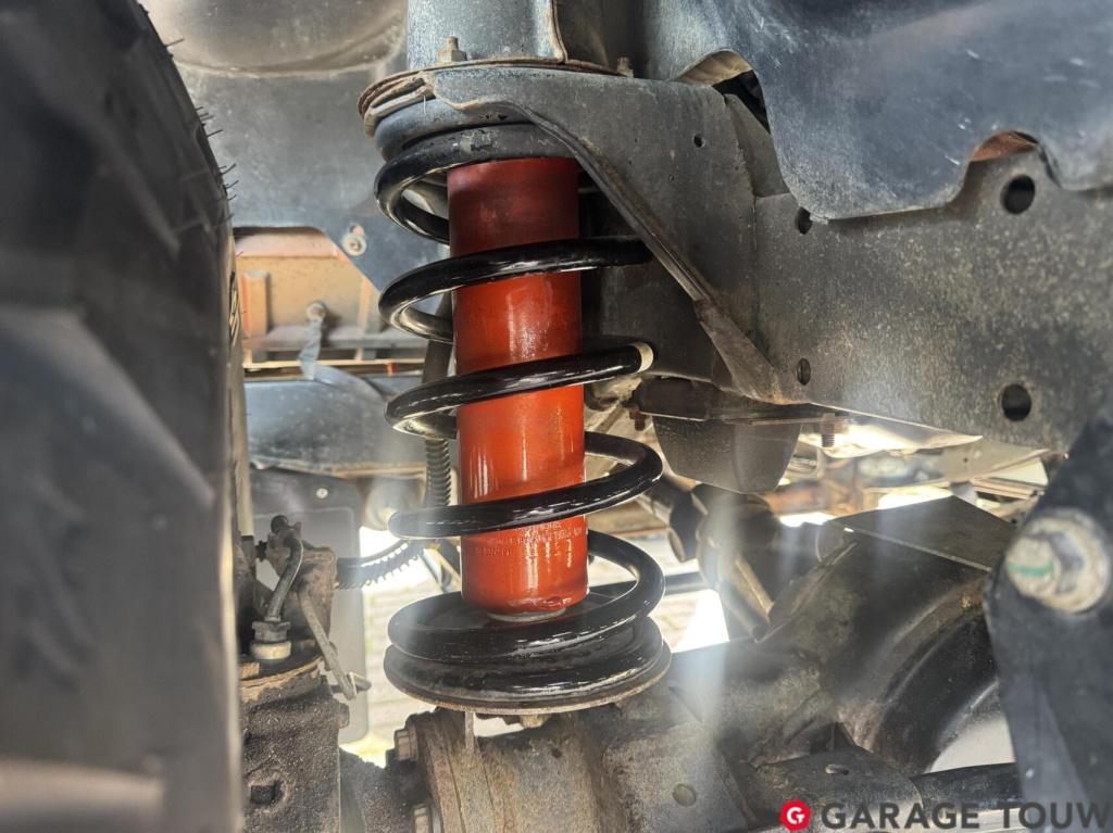 Land Rover Defender 2.2 d sw 90" adventure+ limited edition