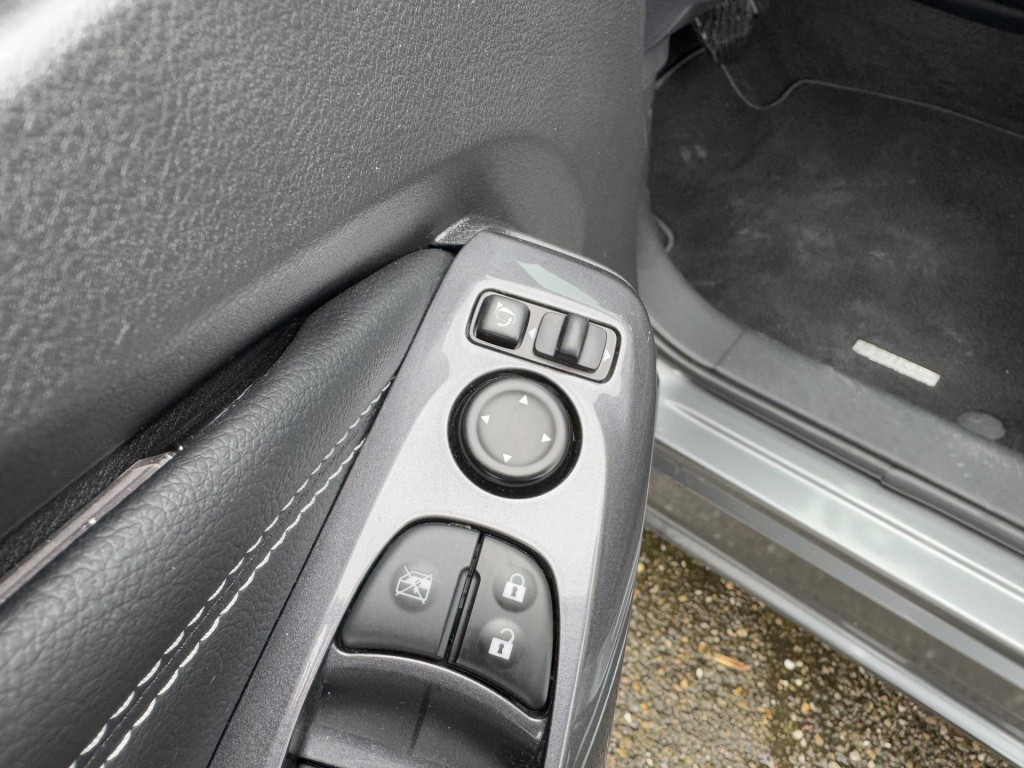 Nissan Juke 1.6 hybrid tekna cold + sound pack