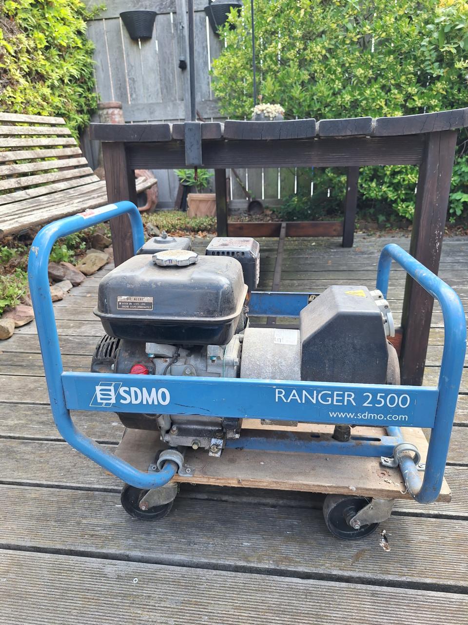 Stroomaggregaat 2,1 kw 4 takt Honda motor!