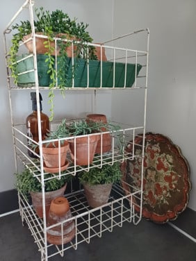 Oud brocante winkelrek