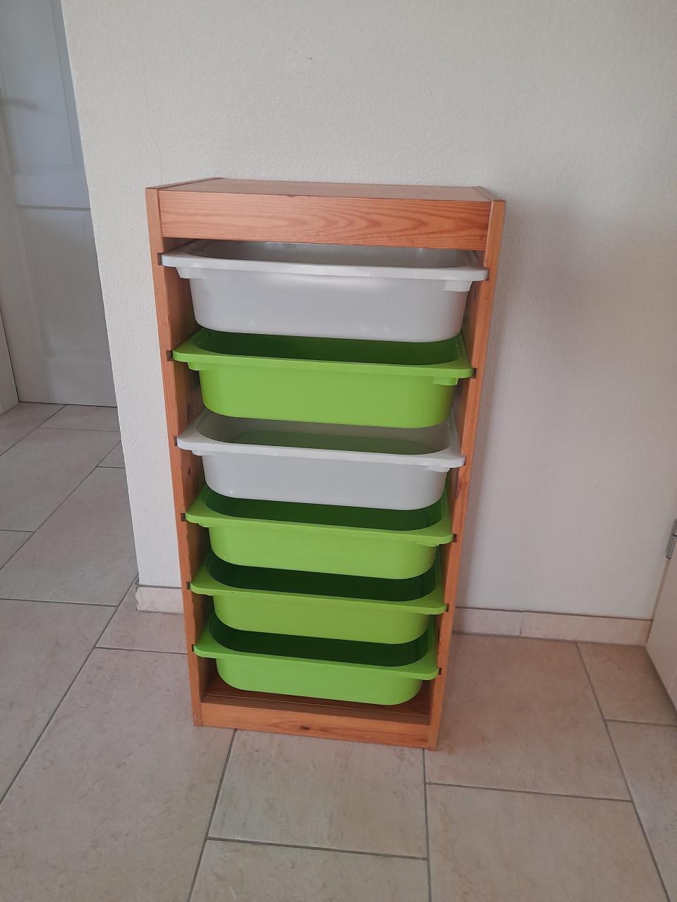 Trofast kast met 6 bakken (in goede nette staat )