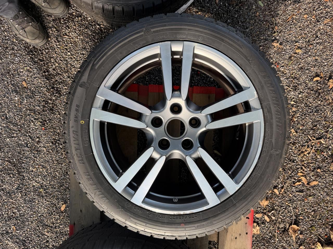 Italiaanse velgen met nieuwe winterbanden voor Porsche