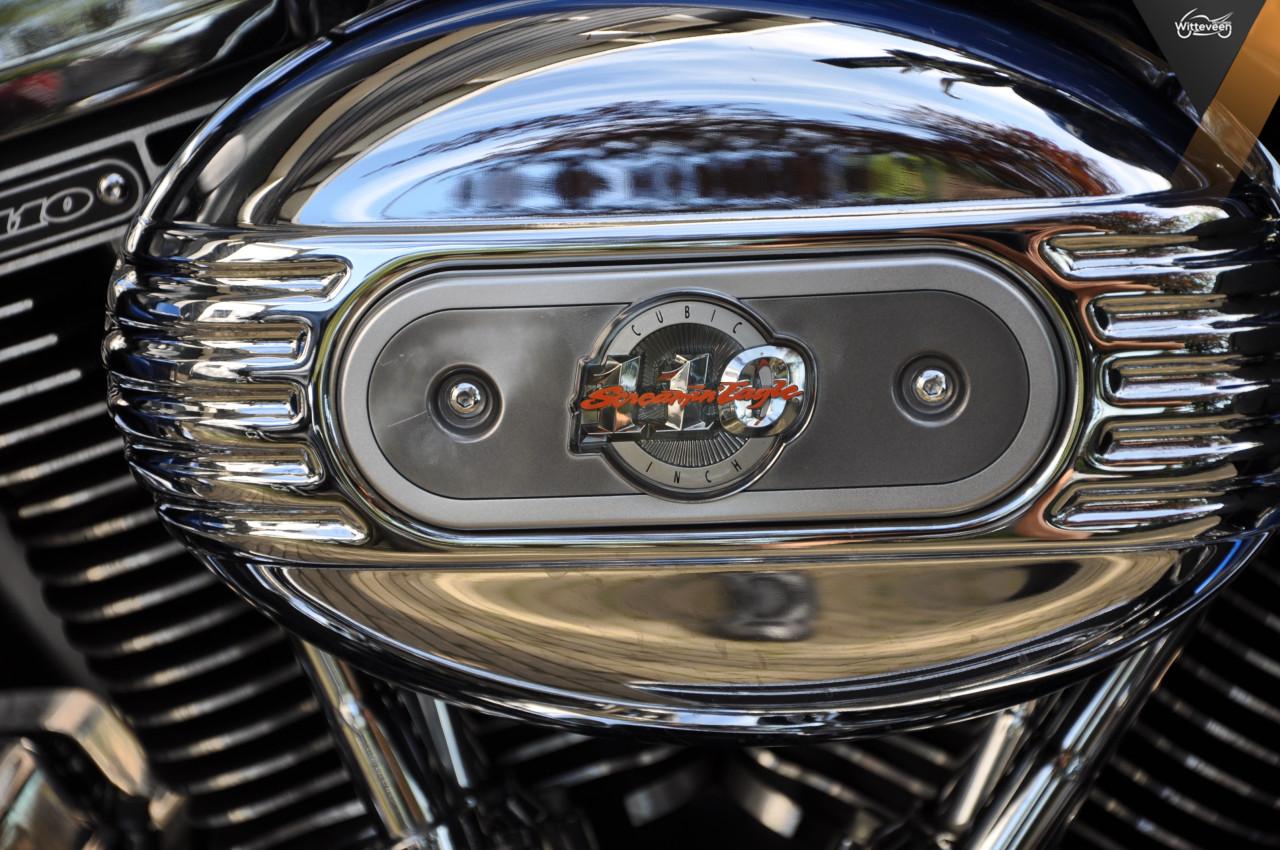 Harley Davidson Electra Glide Classic Ultra CVO 110 FLHTCUSE