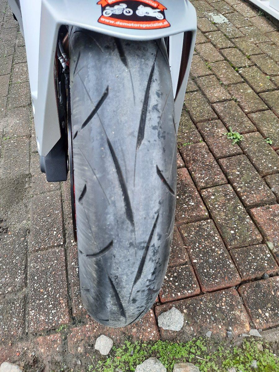 Suzuki GSX8-R uit 2024,nagenoeg nieuwe supersport