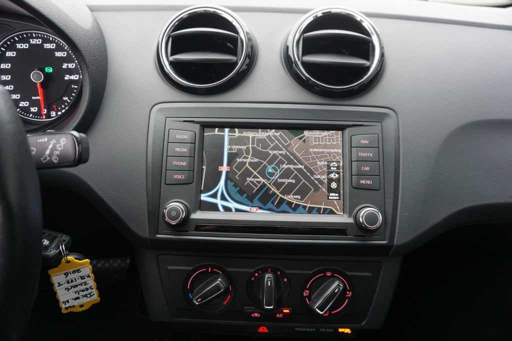Seat Ibiza st 1.0 ecotsi style connect automaat - airco / navi / cruise / p
