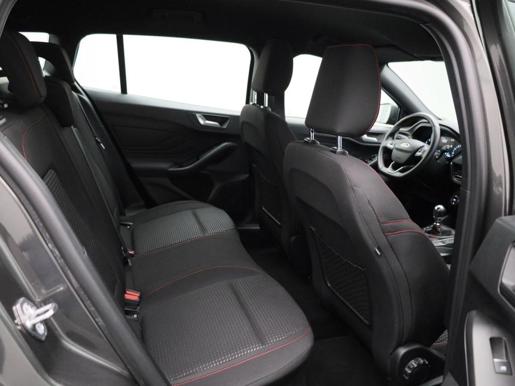 Ford Focus wagon 1.0 ecoboost hybrid st line x business winter pack - clima