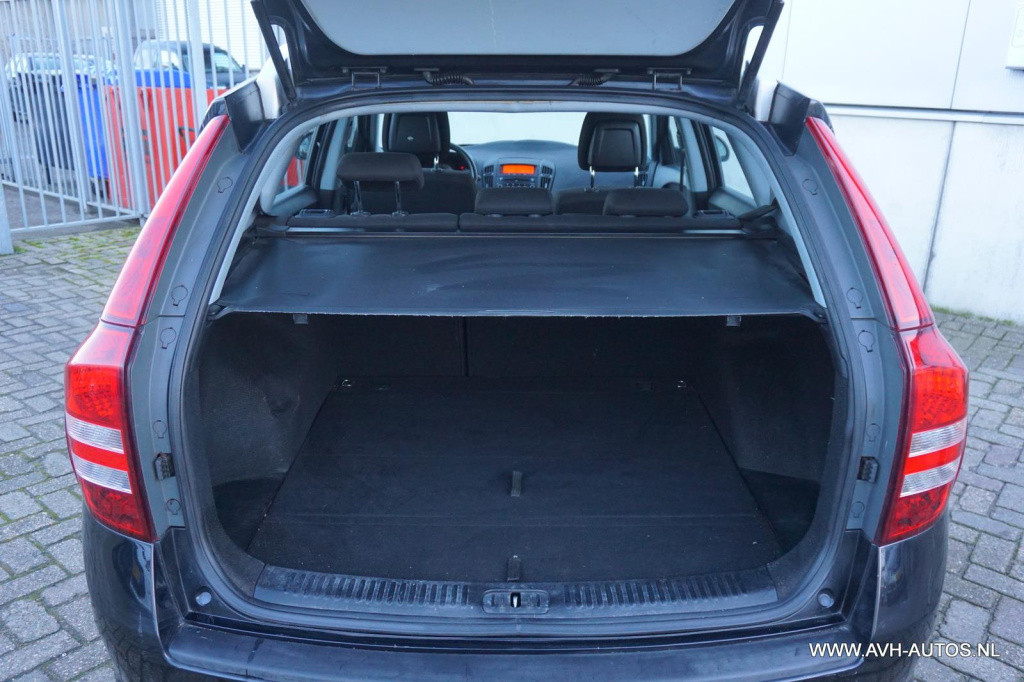 Kia Cee'd sporty wagon 1.4 x-tra