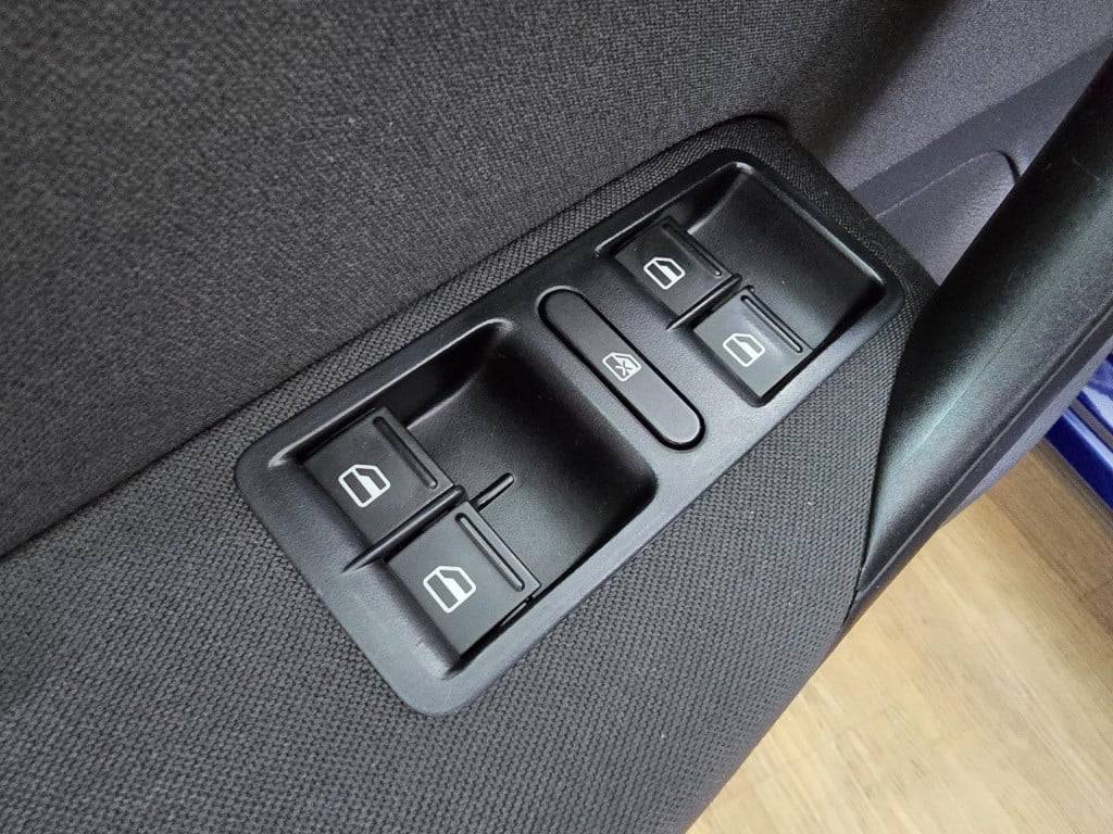 Volkswagen Polo occasion 1.4-16v comfortline met cruisecontrol en leuke vel