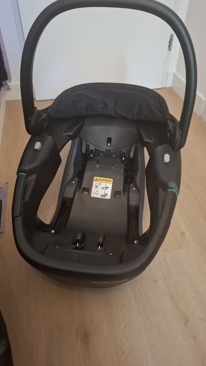 Maxi Cosi Coral 360 met isofix draaibaar en uitschuifbaar