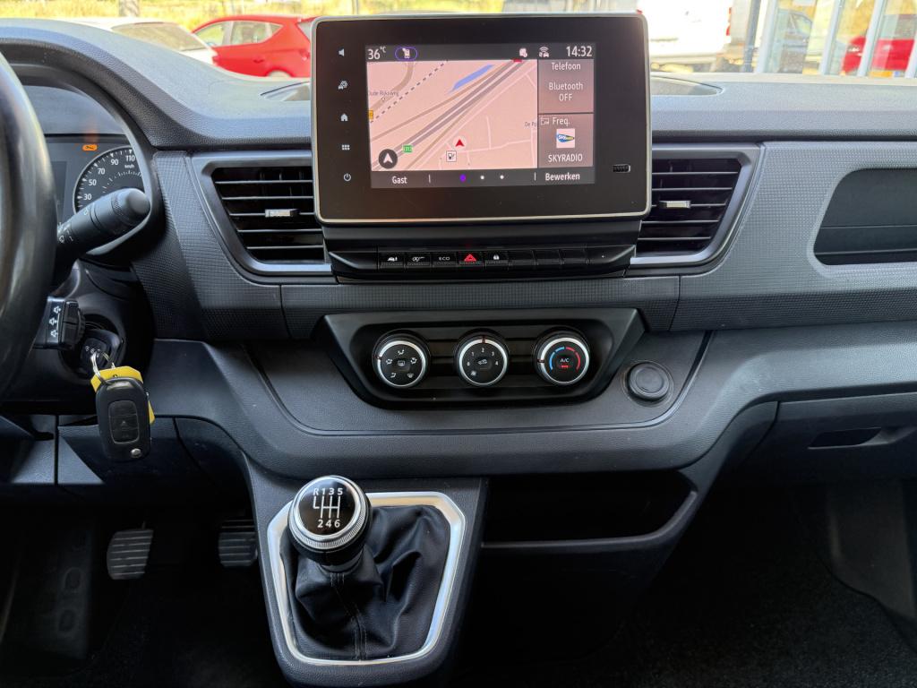 Renault Trafic 2.0 dci 130 t29 l2h1 dc 6 pers. work edition | navi | carpla