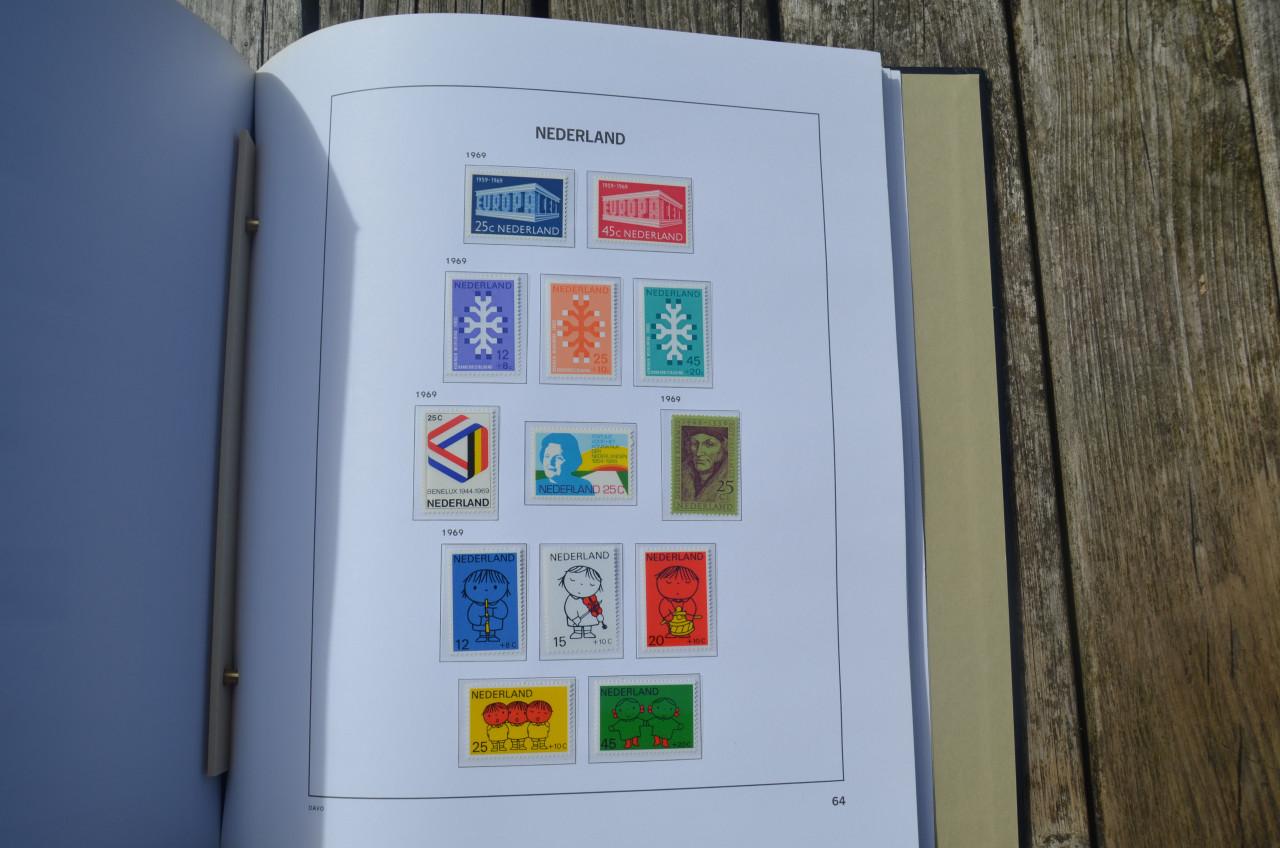 DAVO ll De luxe met zegels postfris (Niet compleet) 1945 - 1970