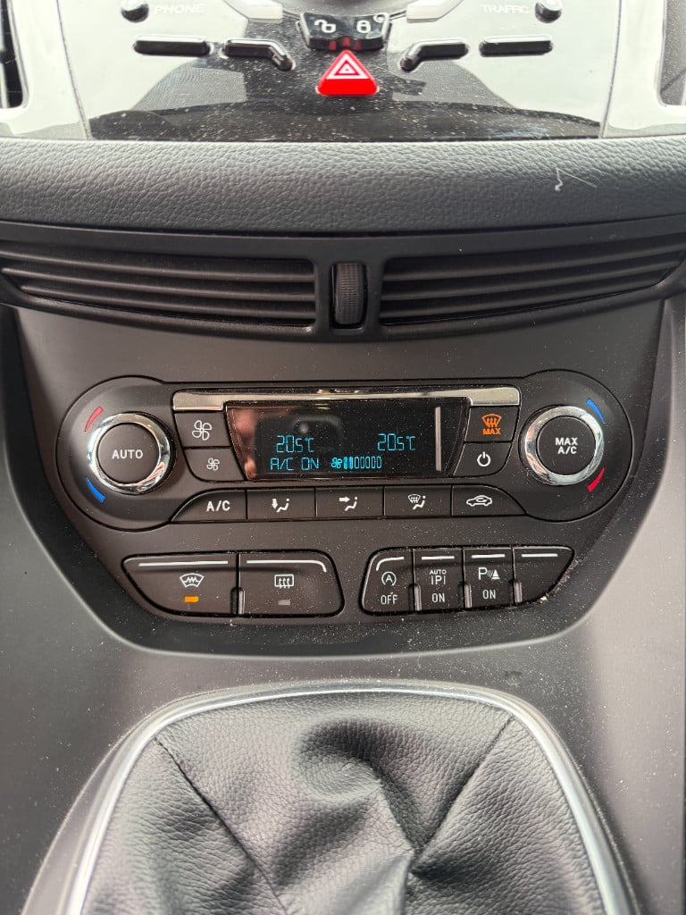 Ford C-max 1.0 - titanium - nieuwe distributie -125pk