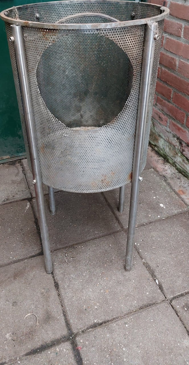 RVS vuurkorf Ø 37 cm. H=36>76 cm.
