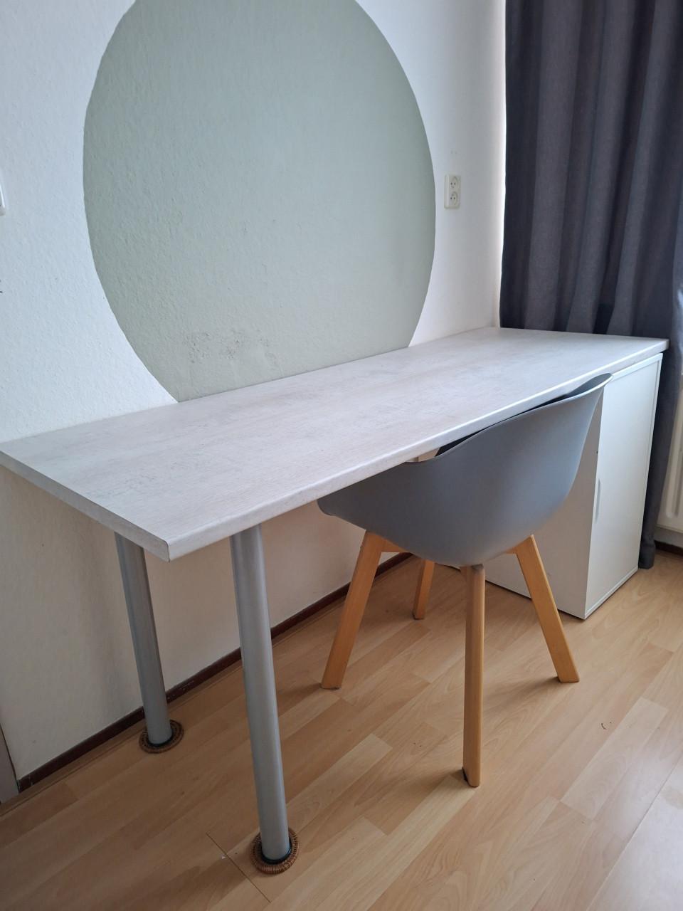 Bureau, kastje + stoel