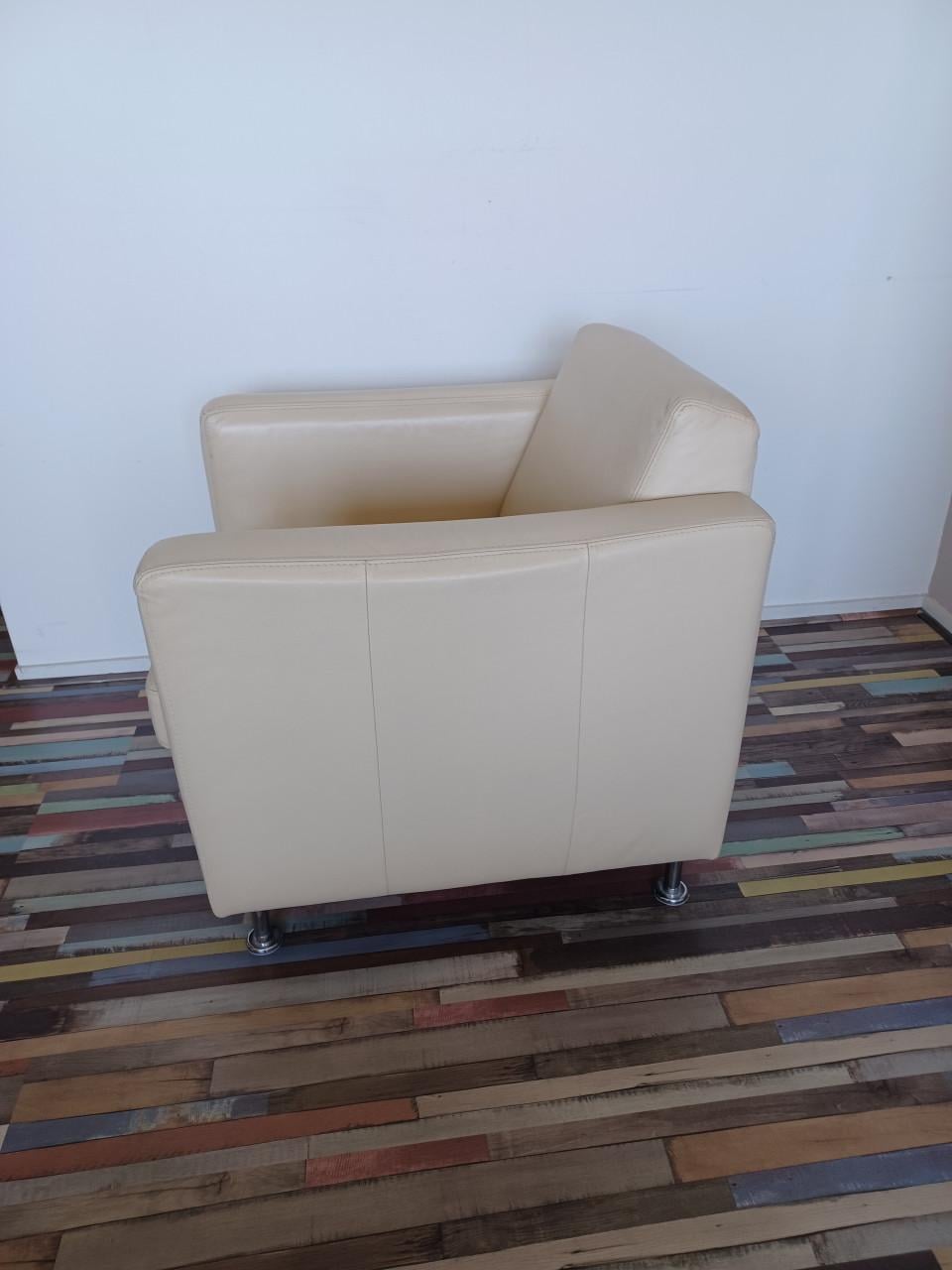 T.k.a. Mooie leren fauteuil