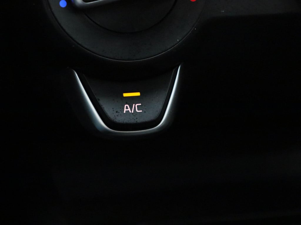 Kia Stonic 1.2 urban edition | lmv | parkeer sensoren | bluetooth | apple c