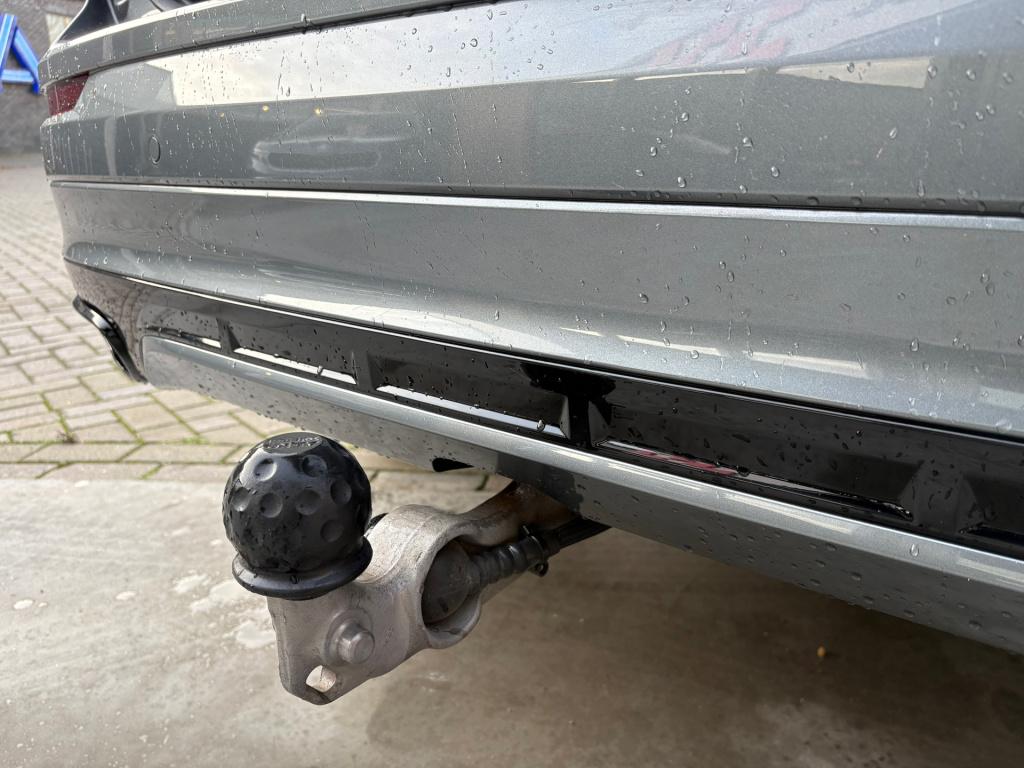 Volvo XC60 2.0 b4 r-design