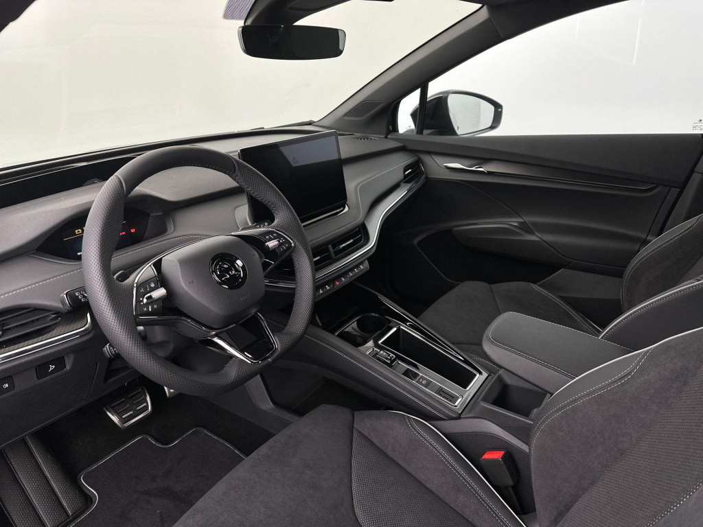Skoda Enyaq Iv 60 sportline sportline elektromotor 132 kw / 179 pk suv elek