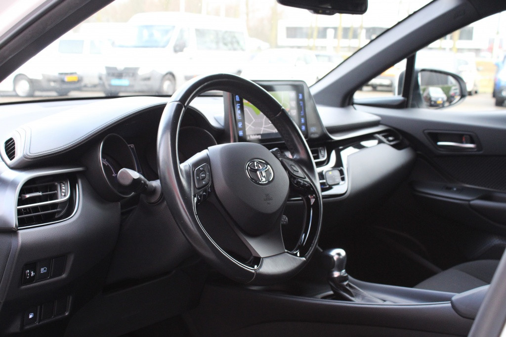Toyota C-hr 1.8 hybrid active
