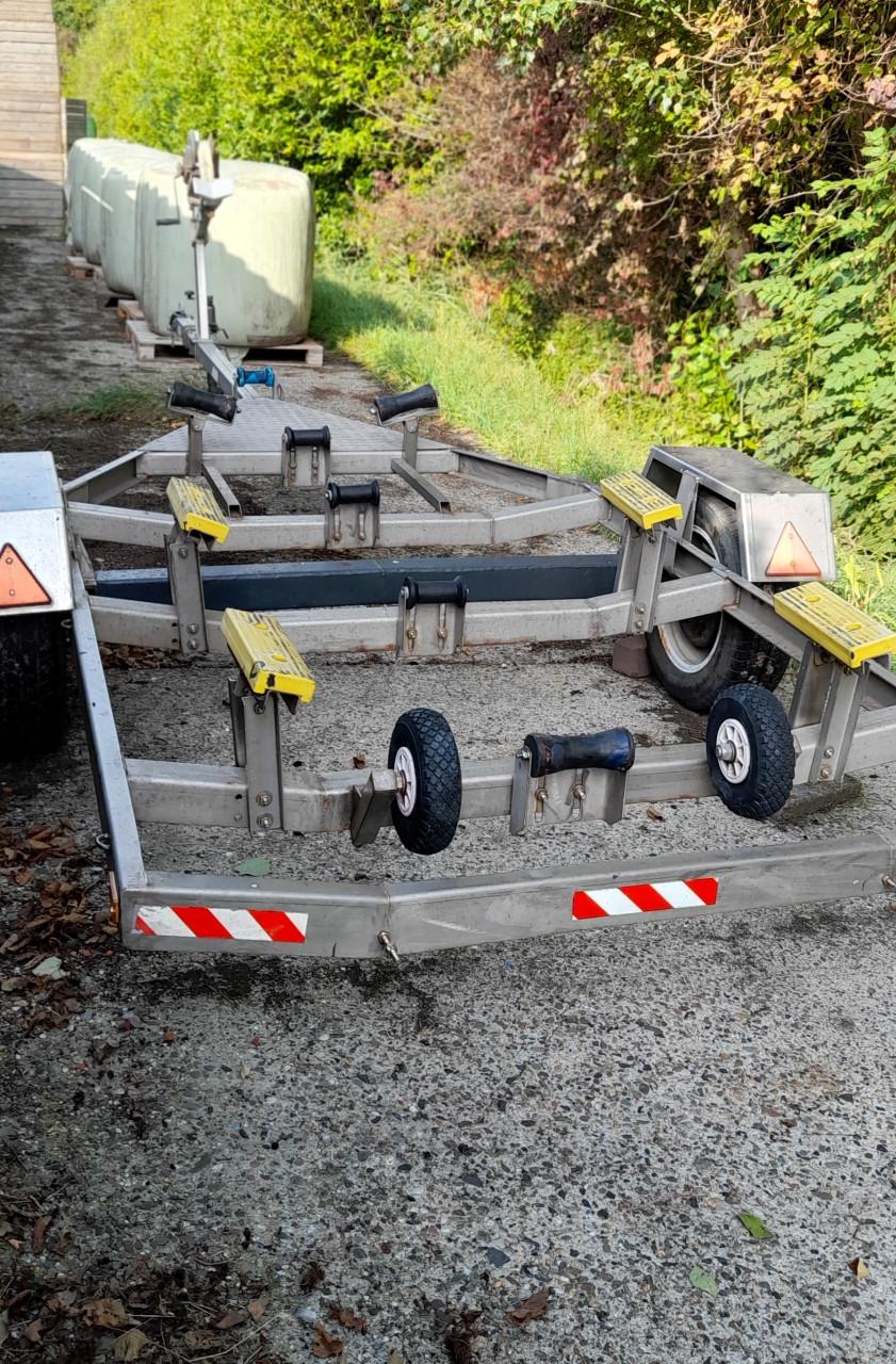 Stalling / Boot trailer