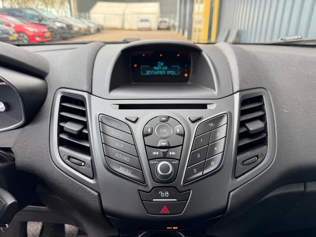 Ford Fiesta 1.0 style essential