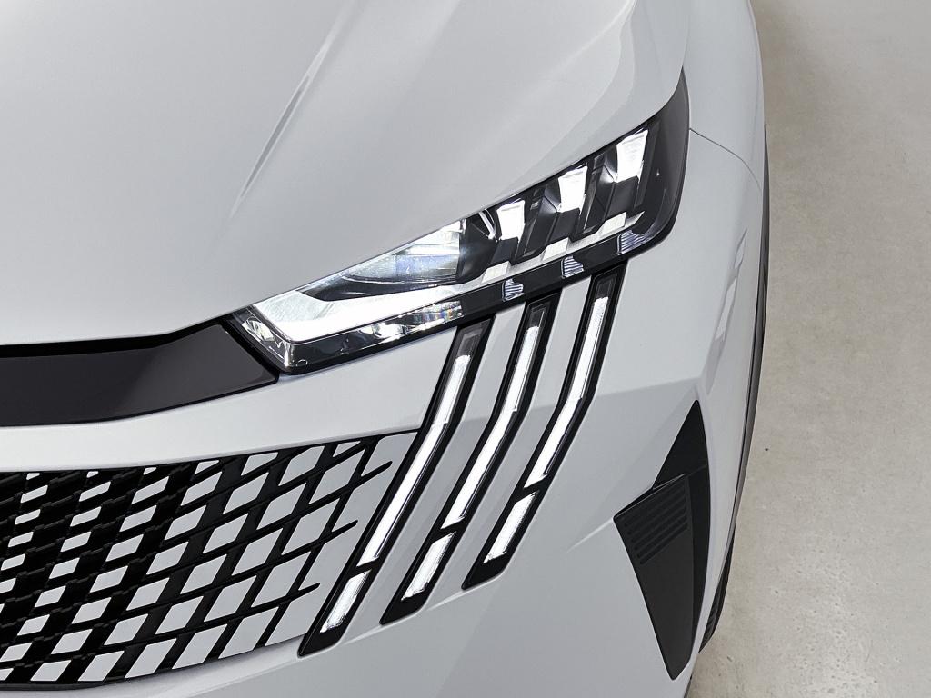 Peugeot E-3008 gt avantage 210 pk 73 kwh | trekhaak | 360 vision camera | w