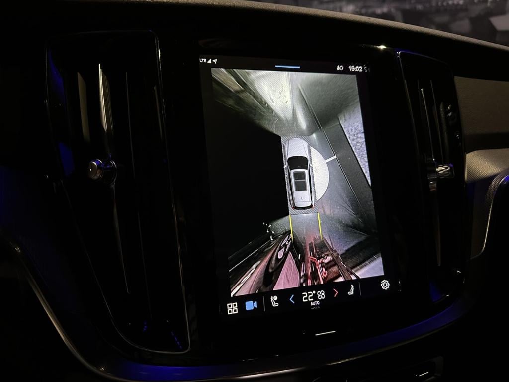 Volvo V60 2.0 t6 plug-in hybrid awd plus dark long range my2023 *1e eigenaa