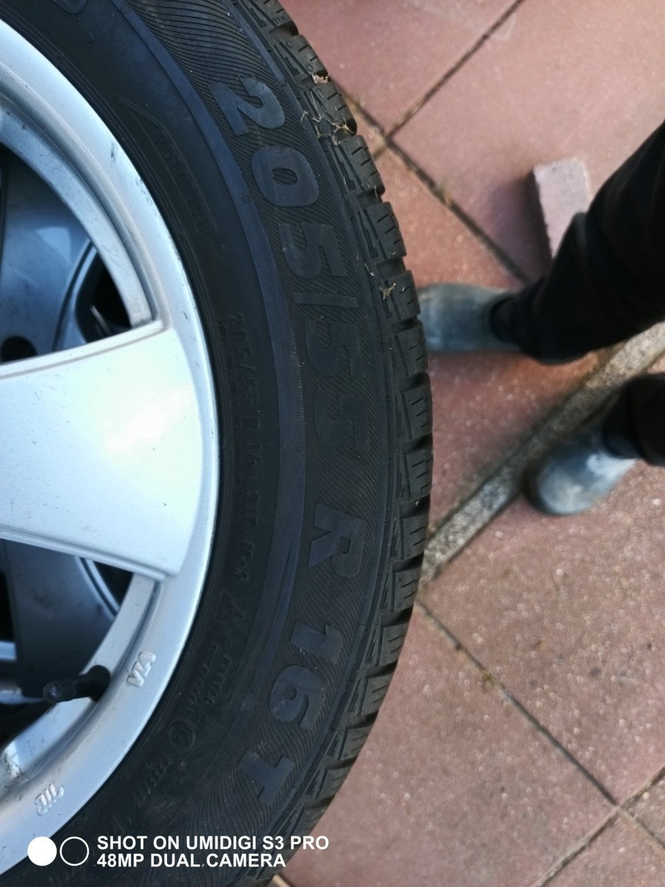 Autobanden met velg